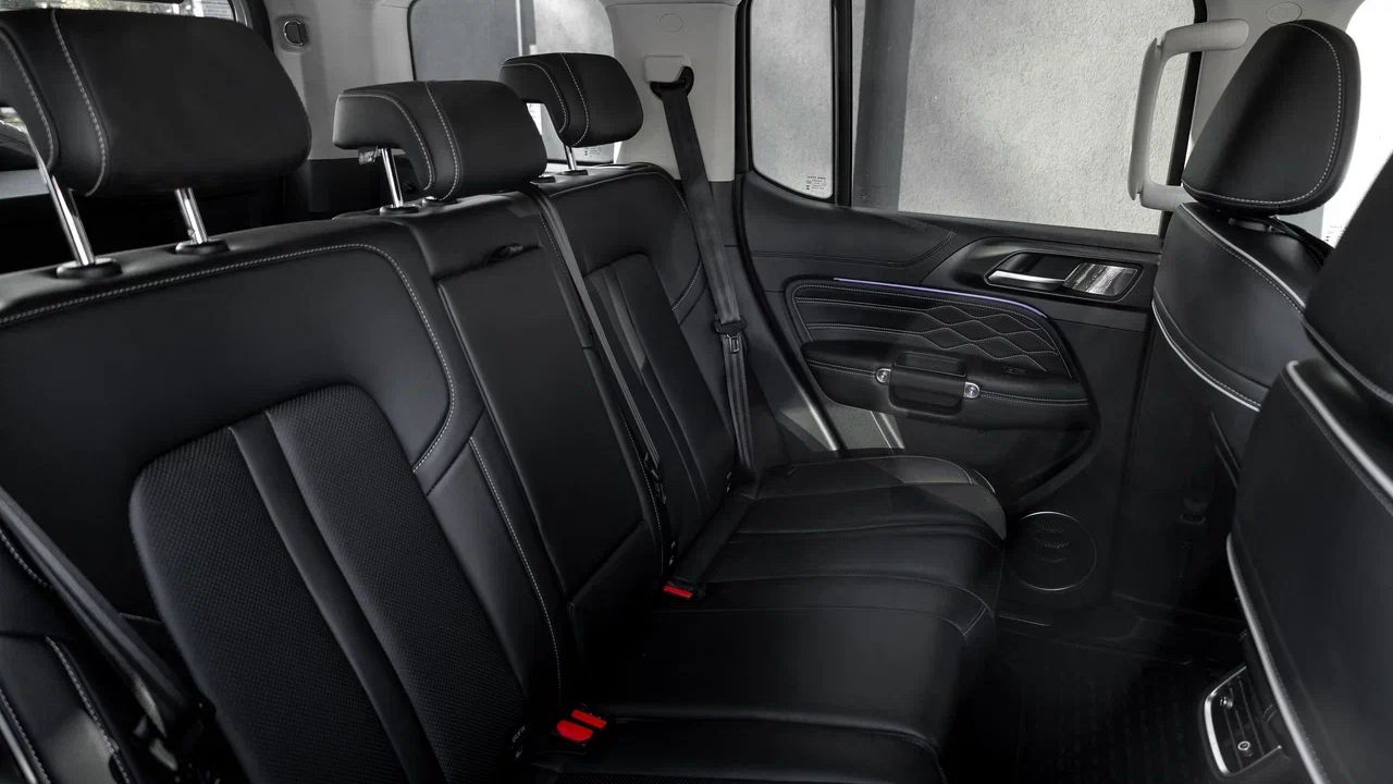 Черный Tank 300 вид задних сидений