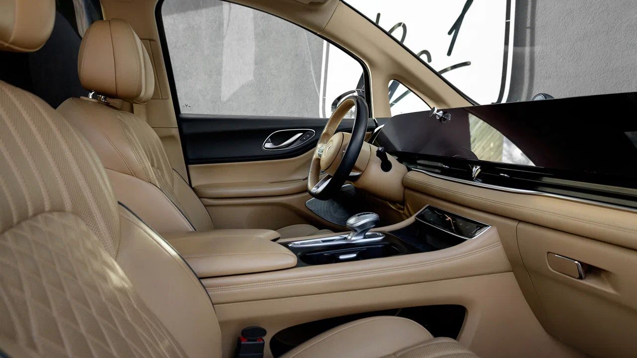 Фото Voyah Dream - 3